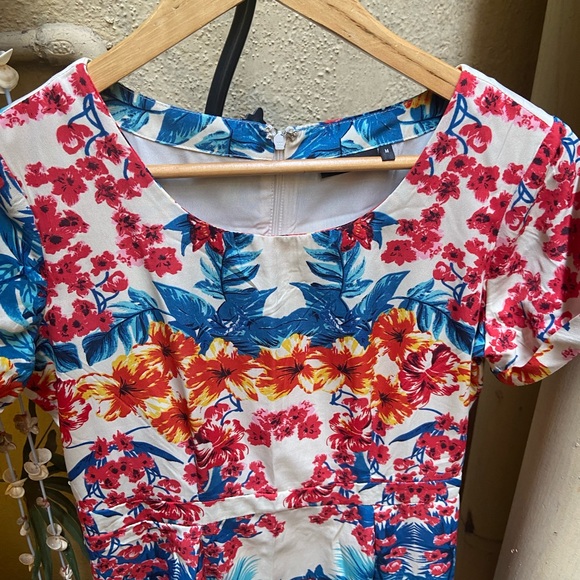 Van Heusen Dress.Size -M - Picture 5 of 10